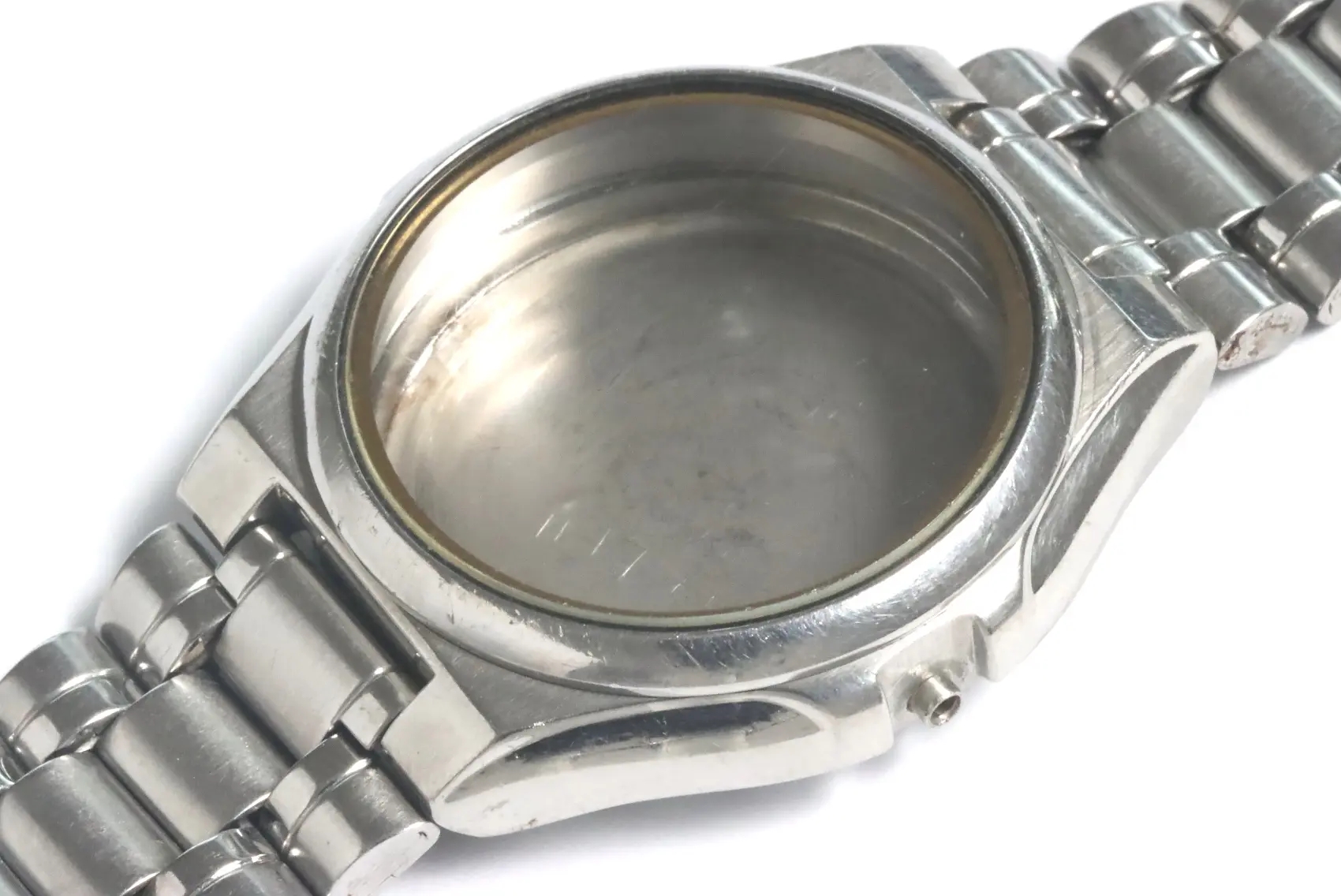 Citizen 8200 men's 36.5mm watch case with short bracelet