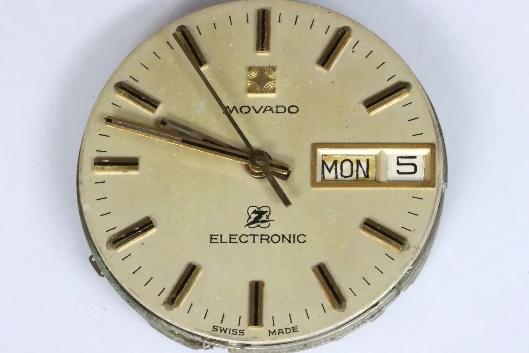 Zenith 50.5 rusty electronic ETA-ESA 9164 movement with Movado dial