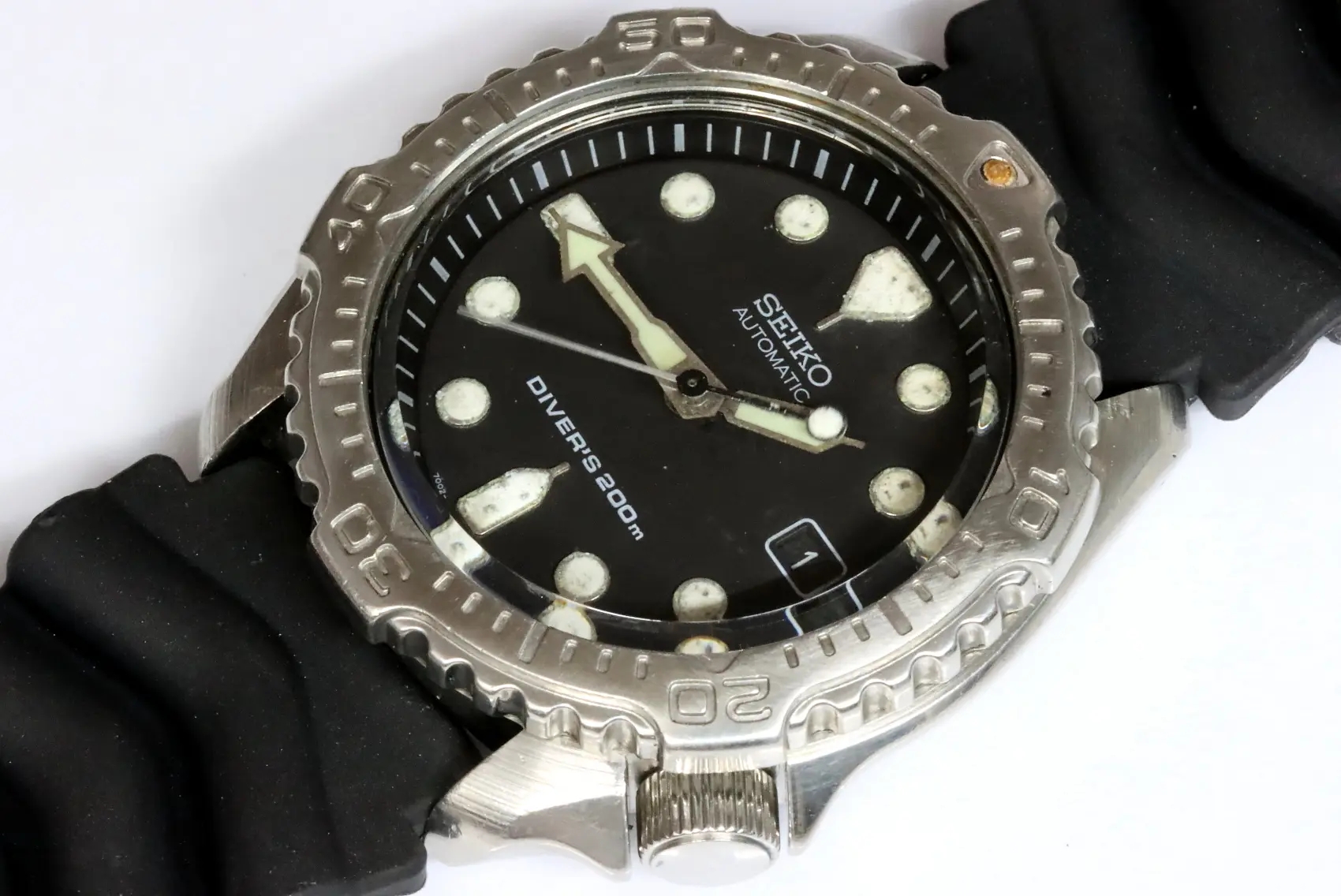 Seiko classic 7002-7020 automatic men's diver's watch