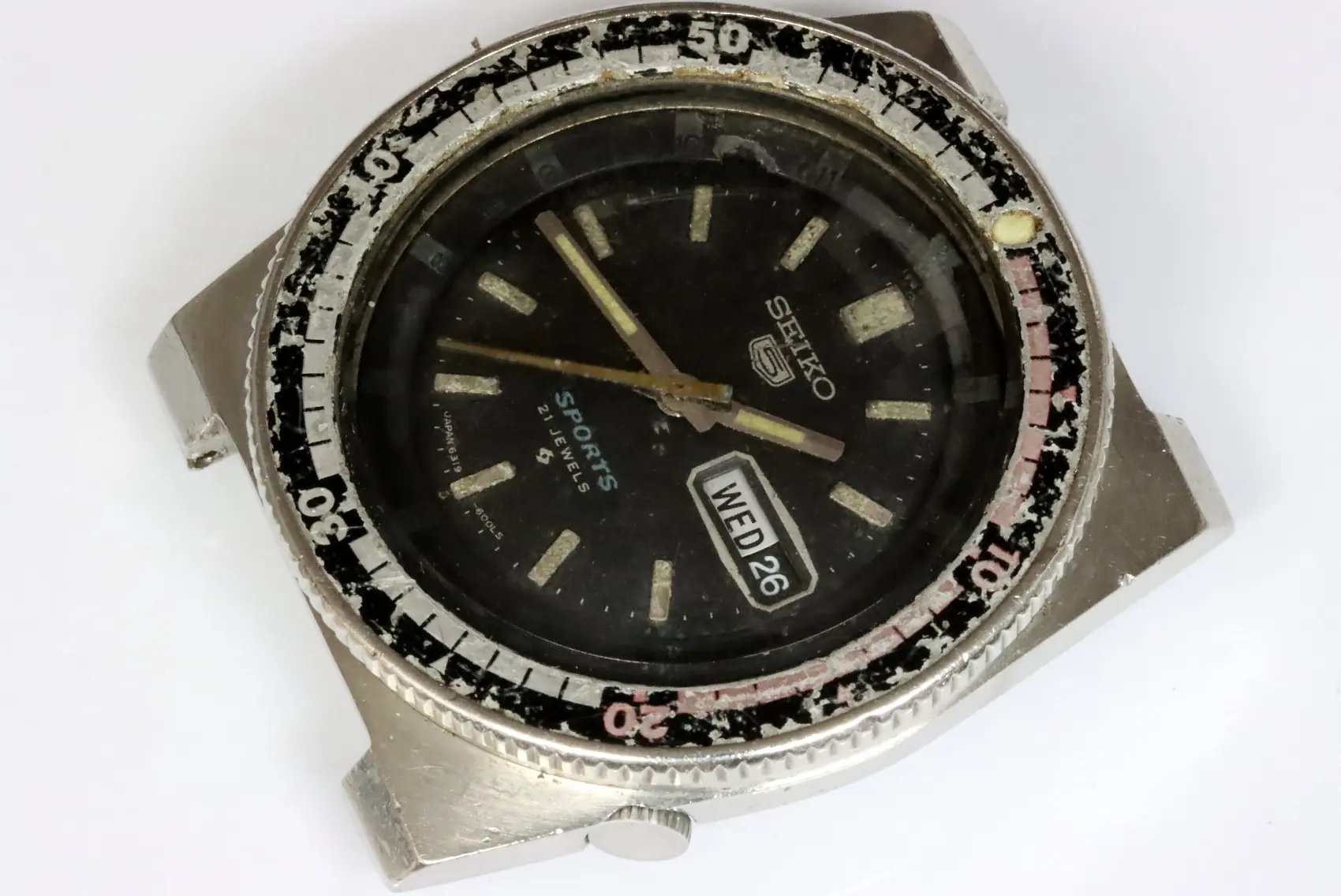 Seiko 6119-6050 watch found as is, defective with wrong dial