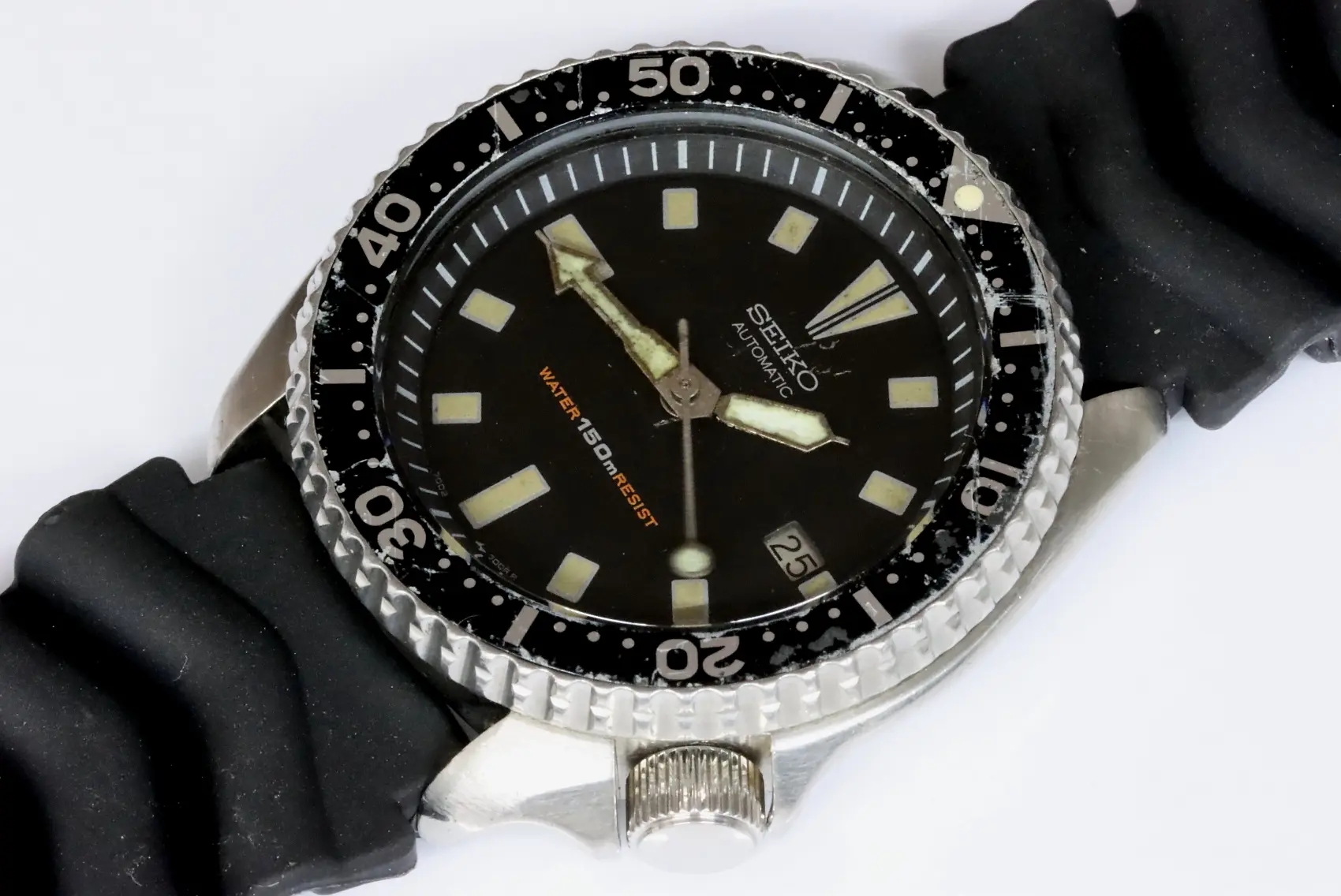 Seiko classic 7002-700A automatic men's diver's watch