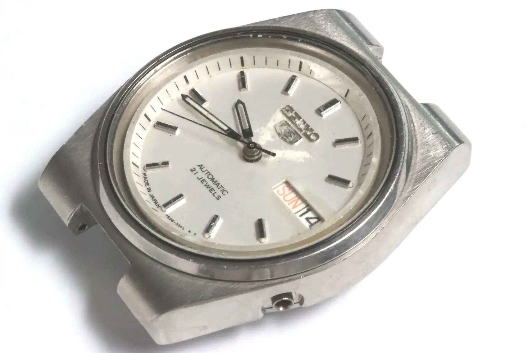 Seiko defective 7S26 watch in poor condition and with corrosion