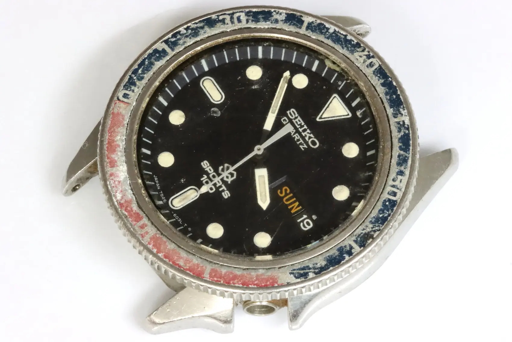 Seiko defective and incomplete 7546-6049 sports 100 quartz watch