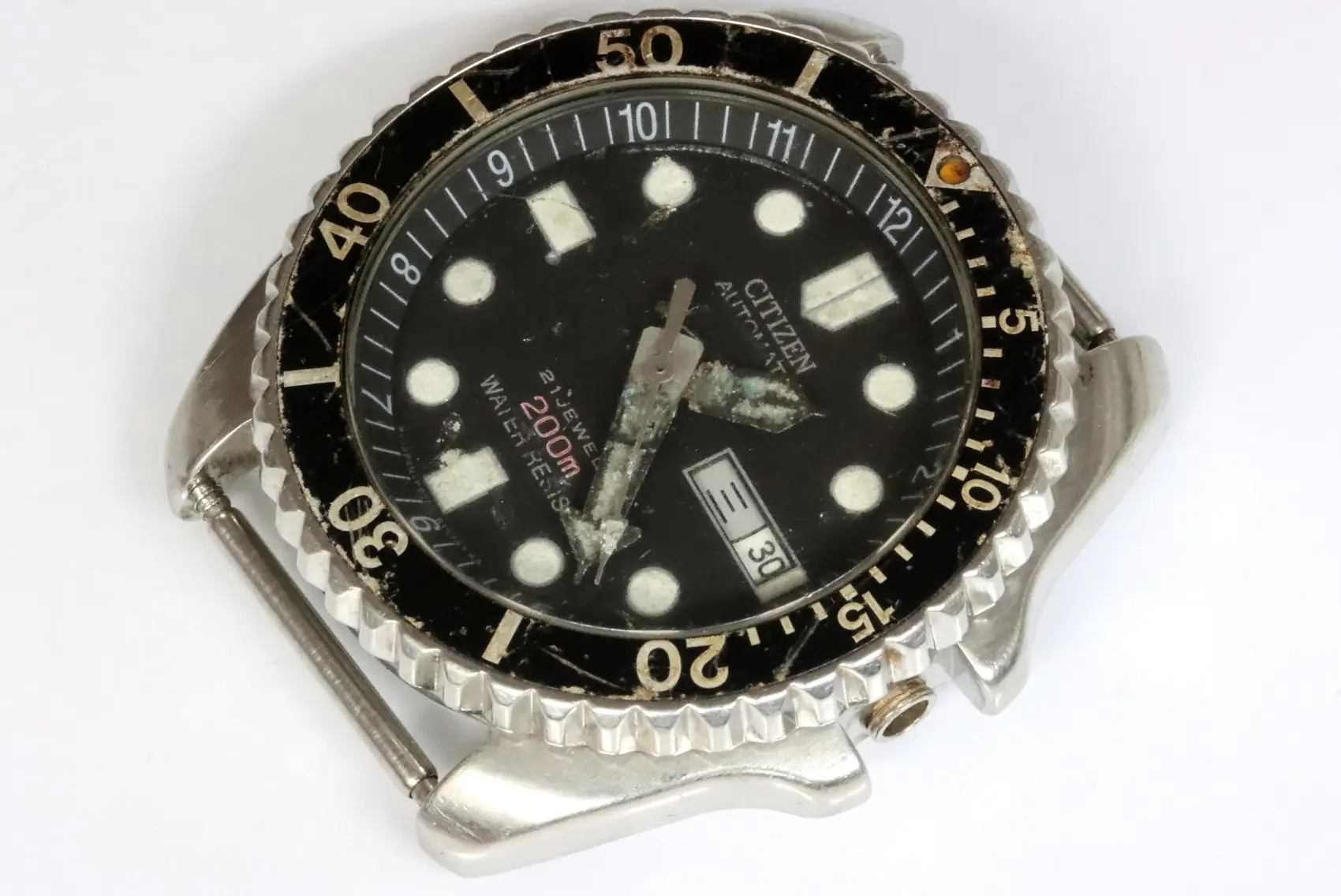 Citizen 8200 diver's watch found as is, defective and with corrosion