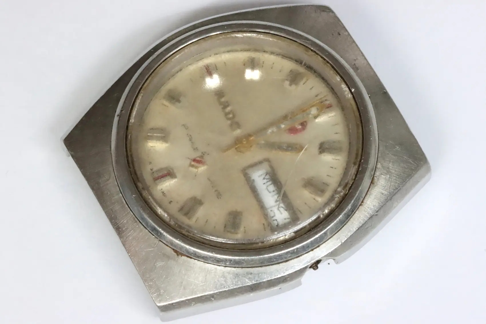 Rado purple saber defective watch in poor condition