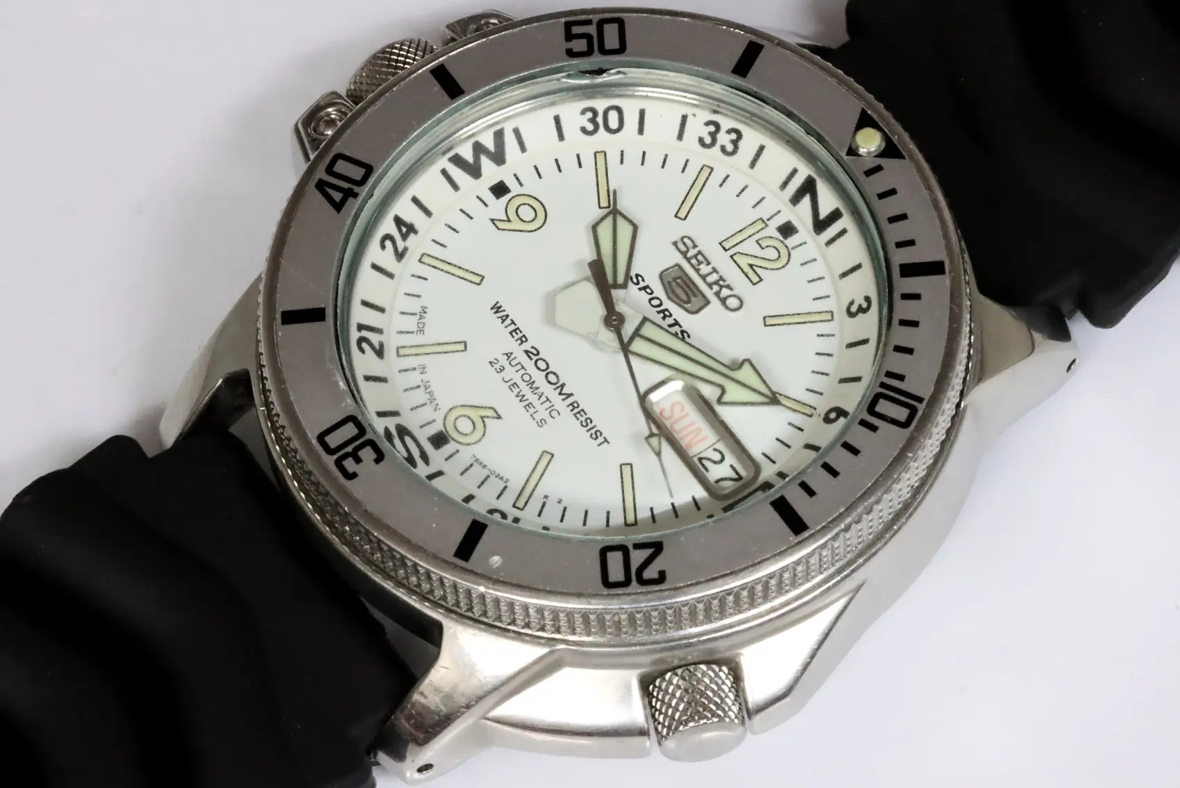 Seiko sports 7S36-01E0 Japan made automatic mens watch
