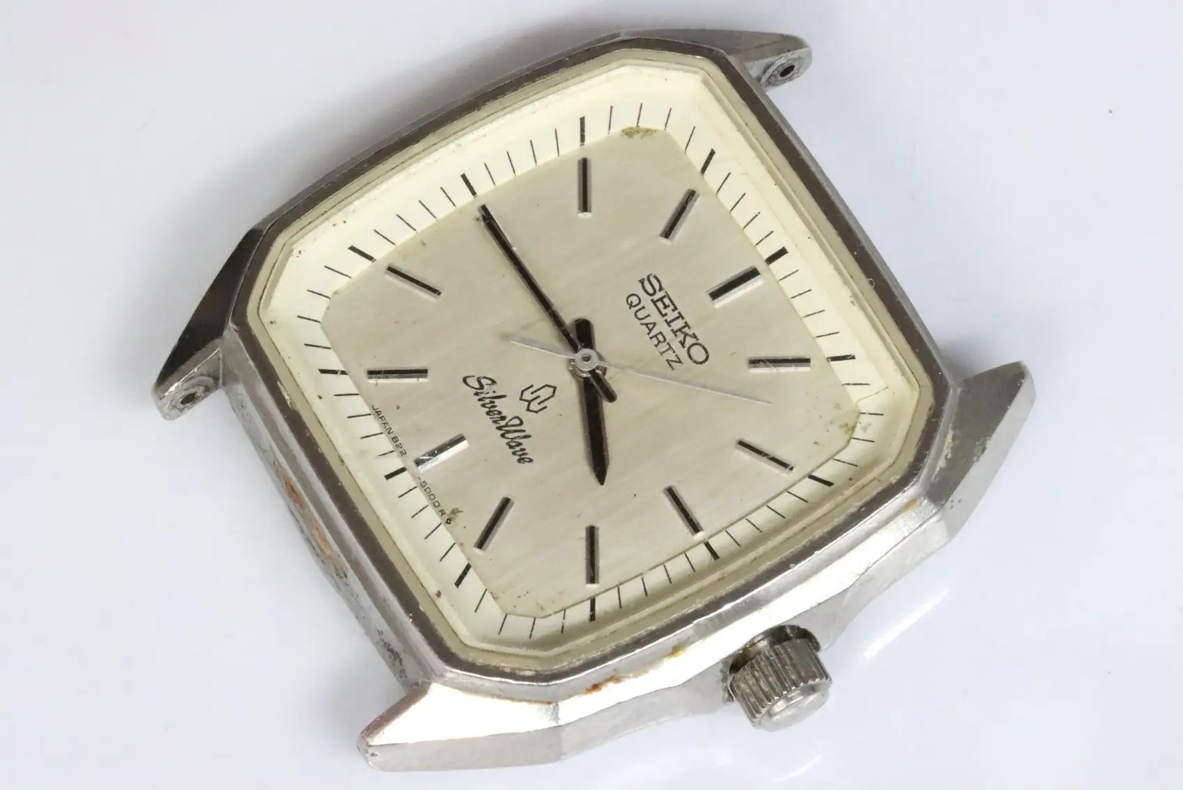 Seiko 8221-5000 silver wave quartz men's watch