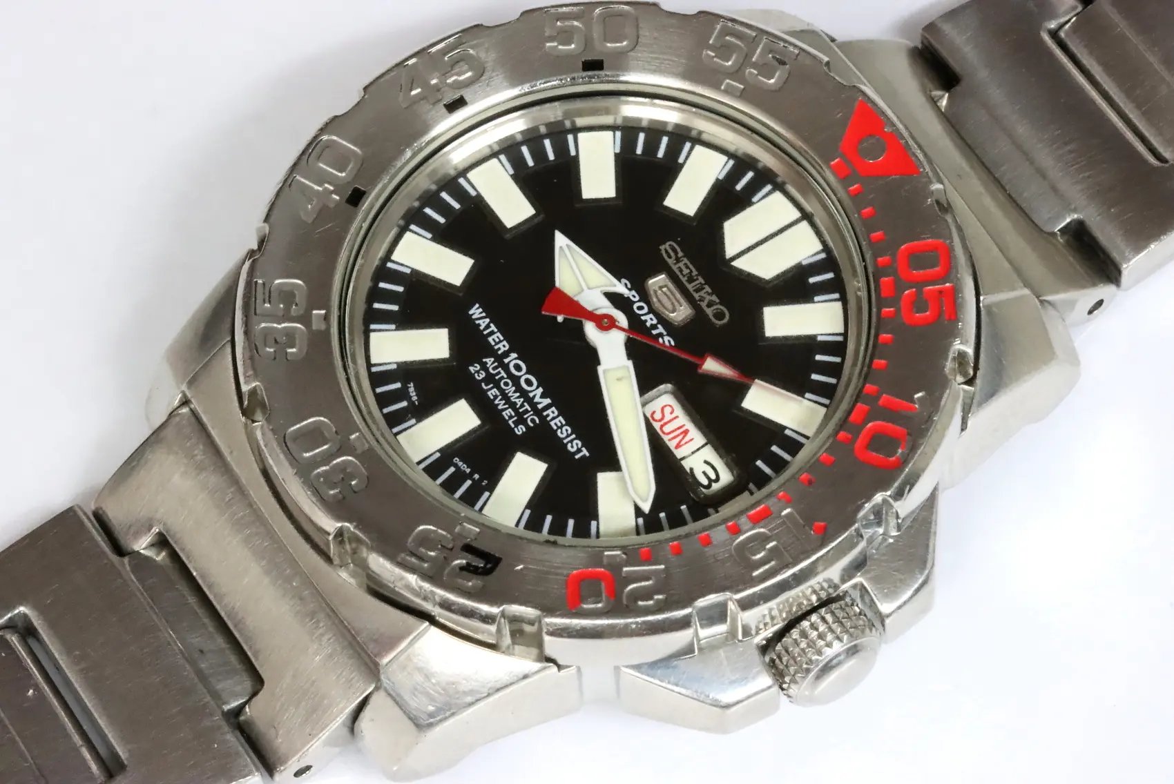 Seiko 5 Sports 7S36-03D0 SRP485 automatic mens sports watch