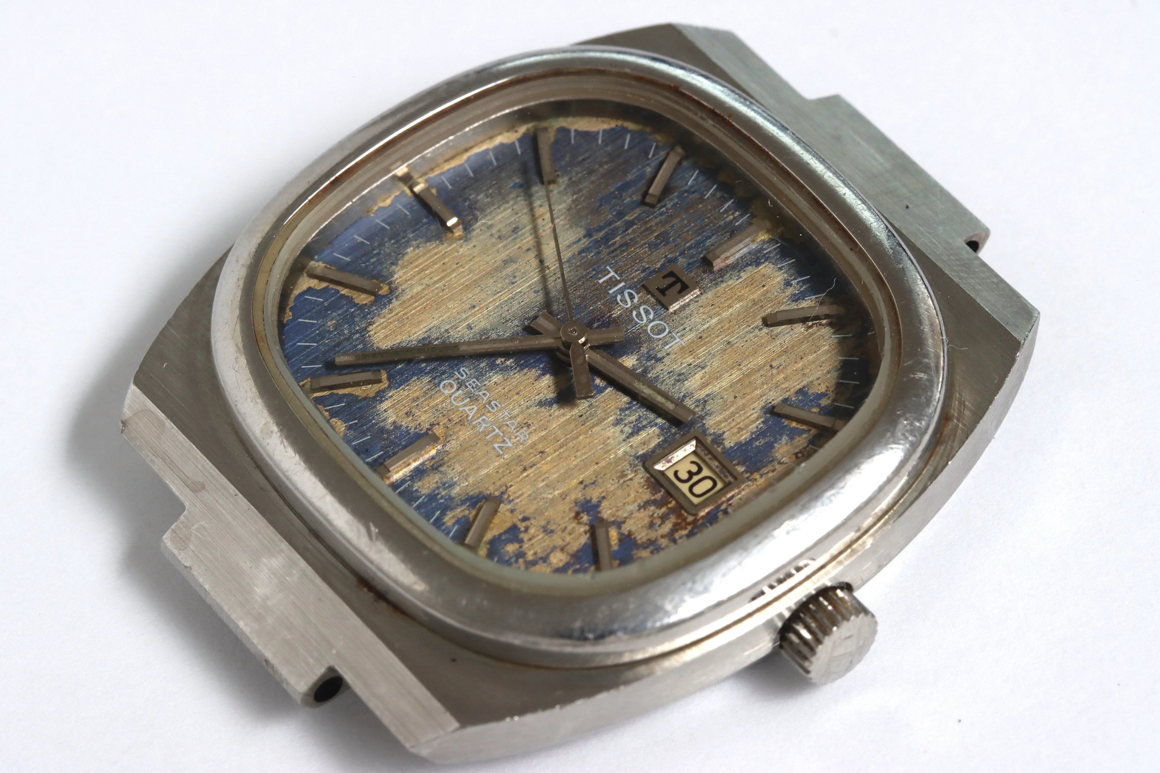 Tissot 40726 seastar 4 jewels quartz watch in poor and rusty condition